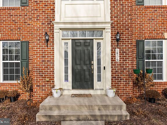 3rd image of 1806 Orchard Hill Dr