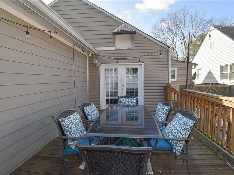 184 Clifton St SE — Photo 22