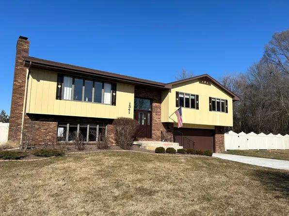 1541 E Valley Pl, Dyer, IN 46311