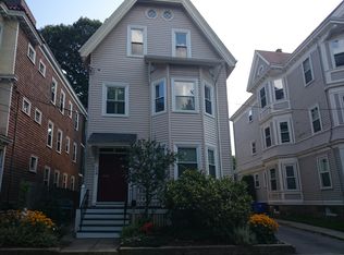 118 Davis Ave, Brookline, MA 02445