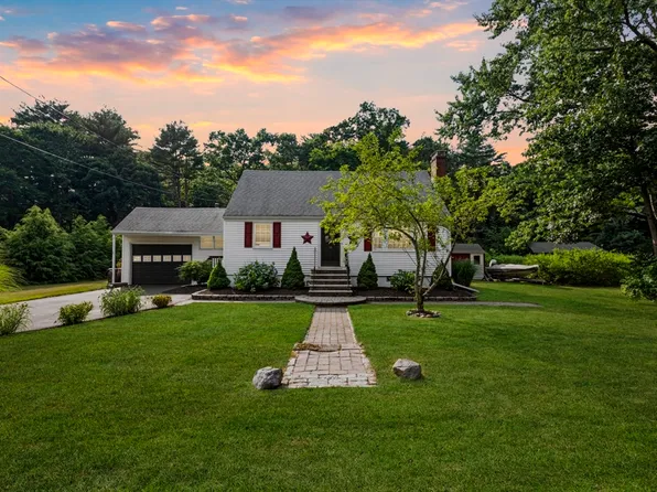 34 Jewett St, Georgetown, MA 01833