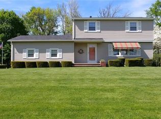 12 Kentwood Dr, Rochester, NY 14626