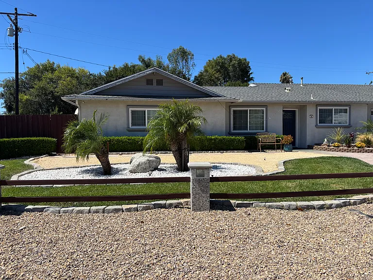 788 Calle Amapola #B — Photo 10