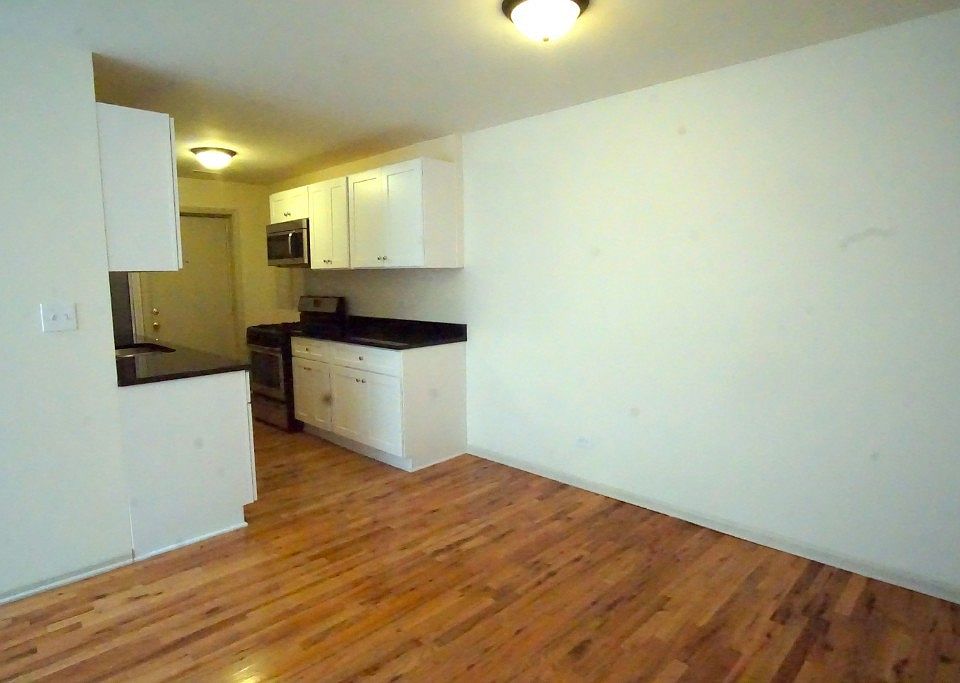 2nd image of 1313 Leland Ave #1