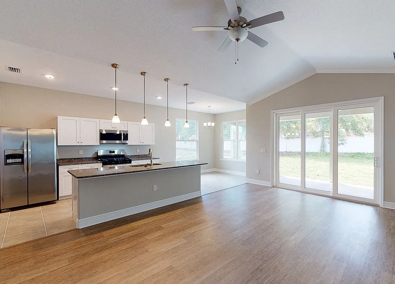 Eleven Oaks — Photo 3