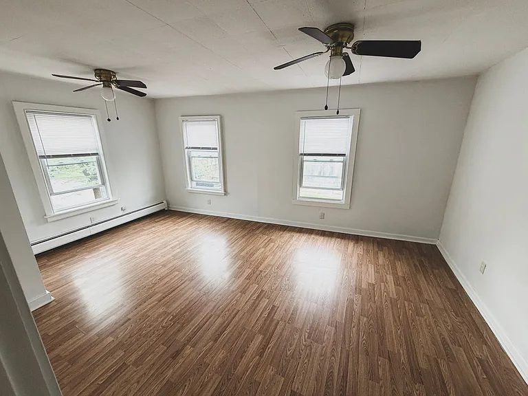 58-60 Intervale Avenue — Photo 12