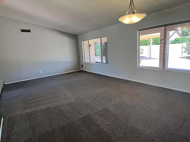 10302 E Coopers Hawk Dr — Photo 7