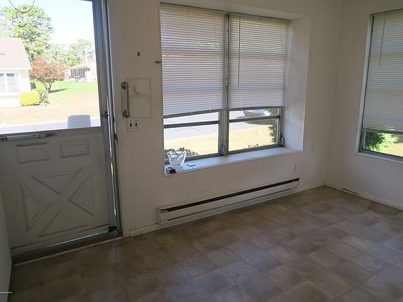 4th image of 29 Hancock Drive #A