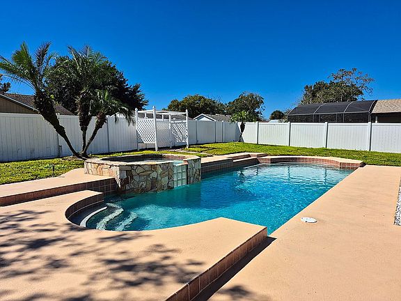 Stunning Open-Air Deck Pool