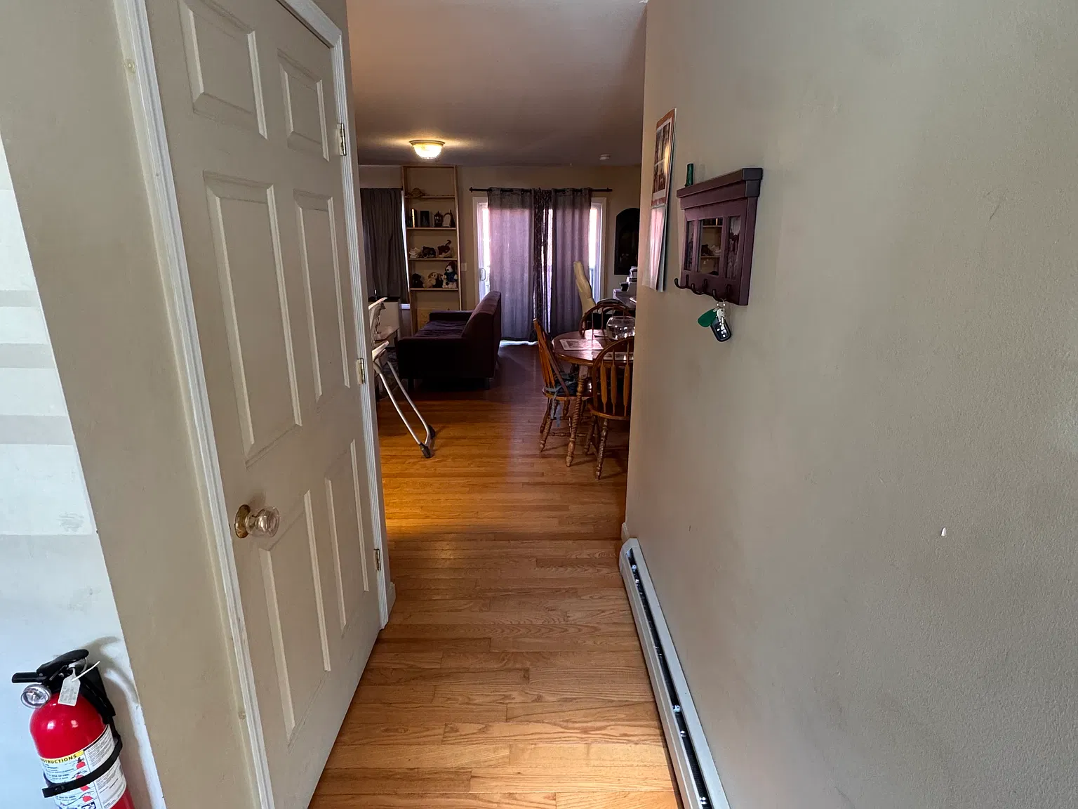 3 bed, 1.5 bath, 2000 sqft, $2,700 — Photo 2