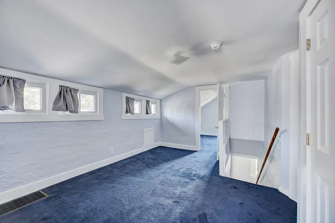 2 bed, 1098 sqft, $1,600 — Photo 2
