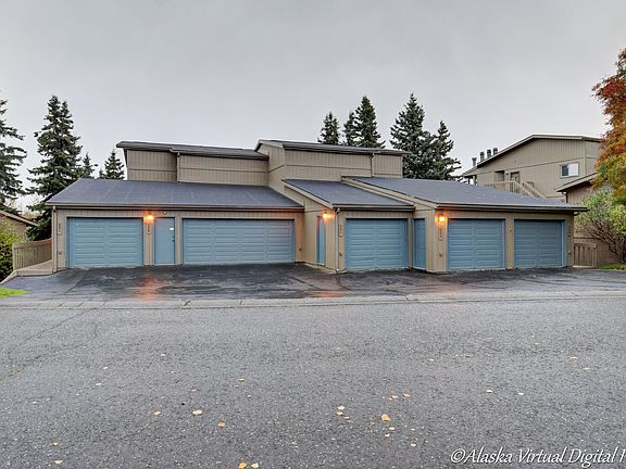3rd image of 221 W 22nd Ave
