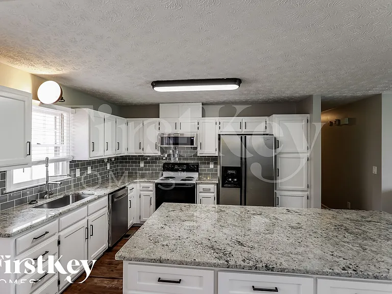 2097 Blackberry Cir — Photo 4