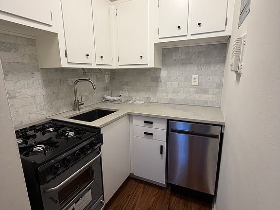 5th image of 48 W 55th St APT 3A