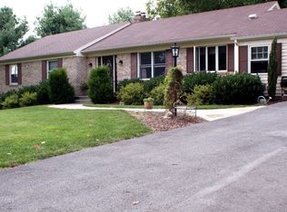 12809 Meadow View Dr, Gaithersburg, MD 20878
