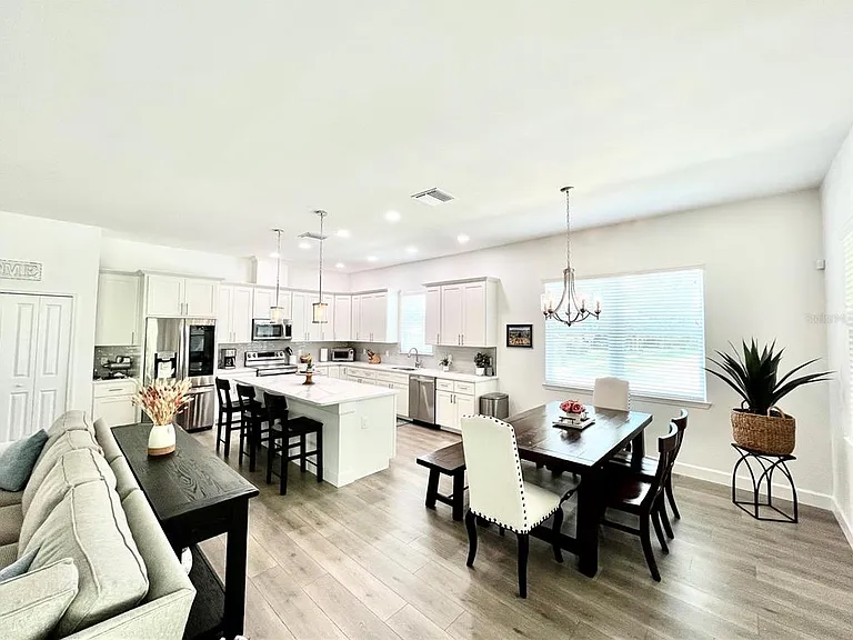 1334 Belcher Dr — Photo 3