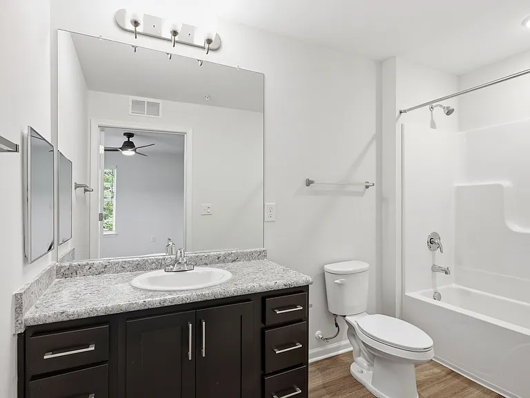 Oak Terrace — Photo 31