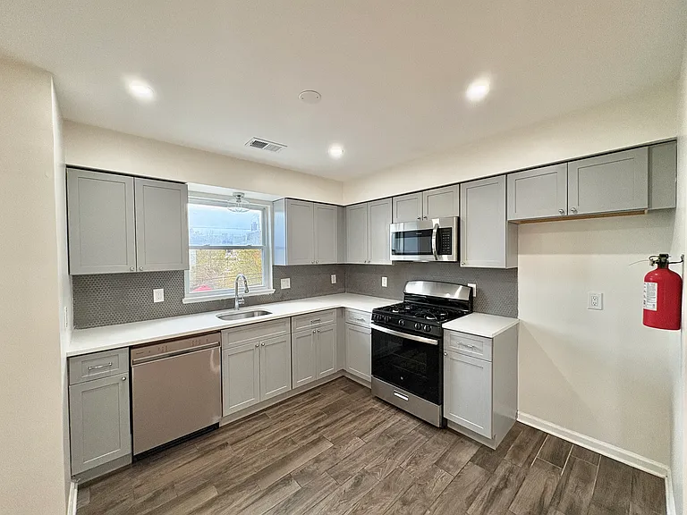 156 Ridgewood Ave #1 — Photo 29
