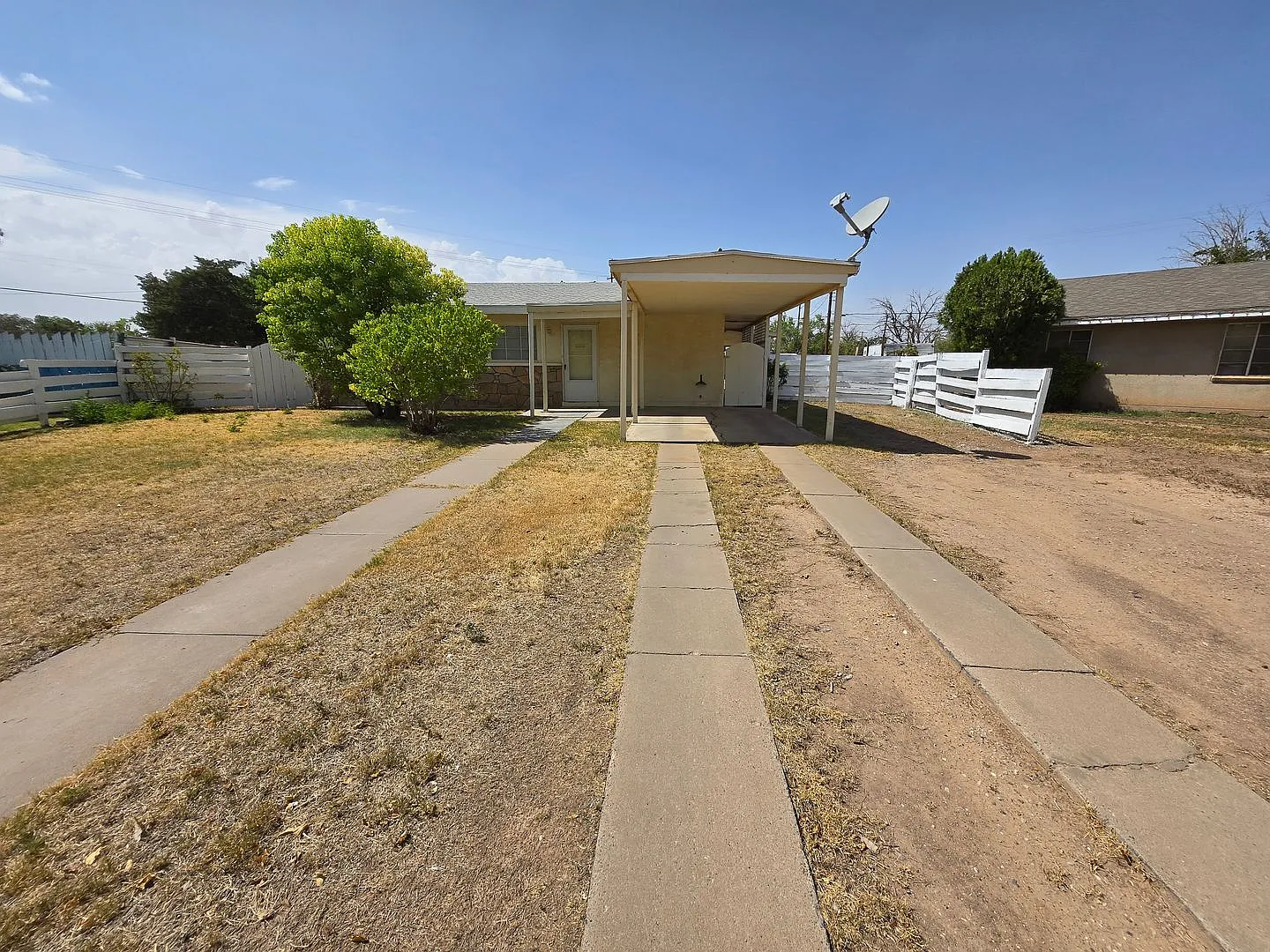 Spacious 3BD/1.75BA Home — Photo 1