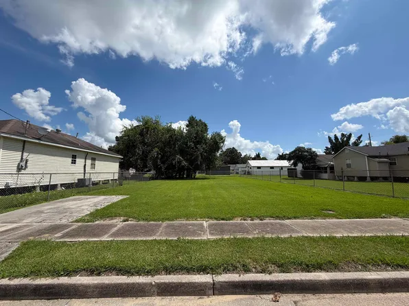 1413 Lee Ave, Houma, LA 70360