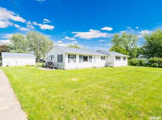 280 N Park St, Fairview, IL 61432