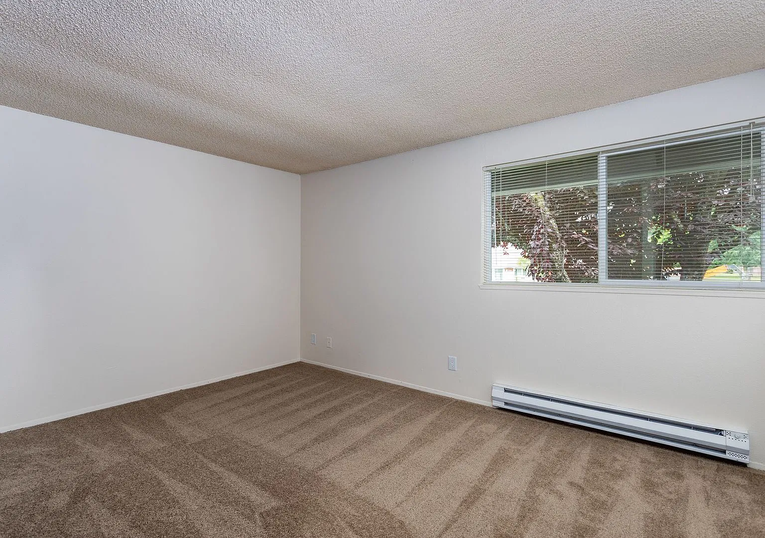 Conestoga Park Apartments — Photo 4