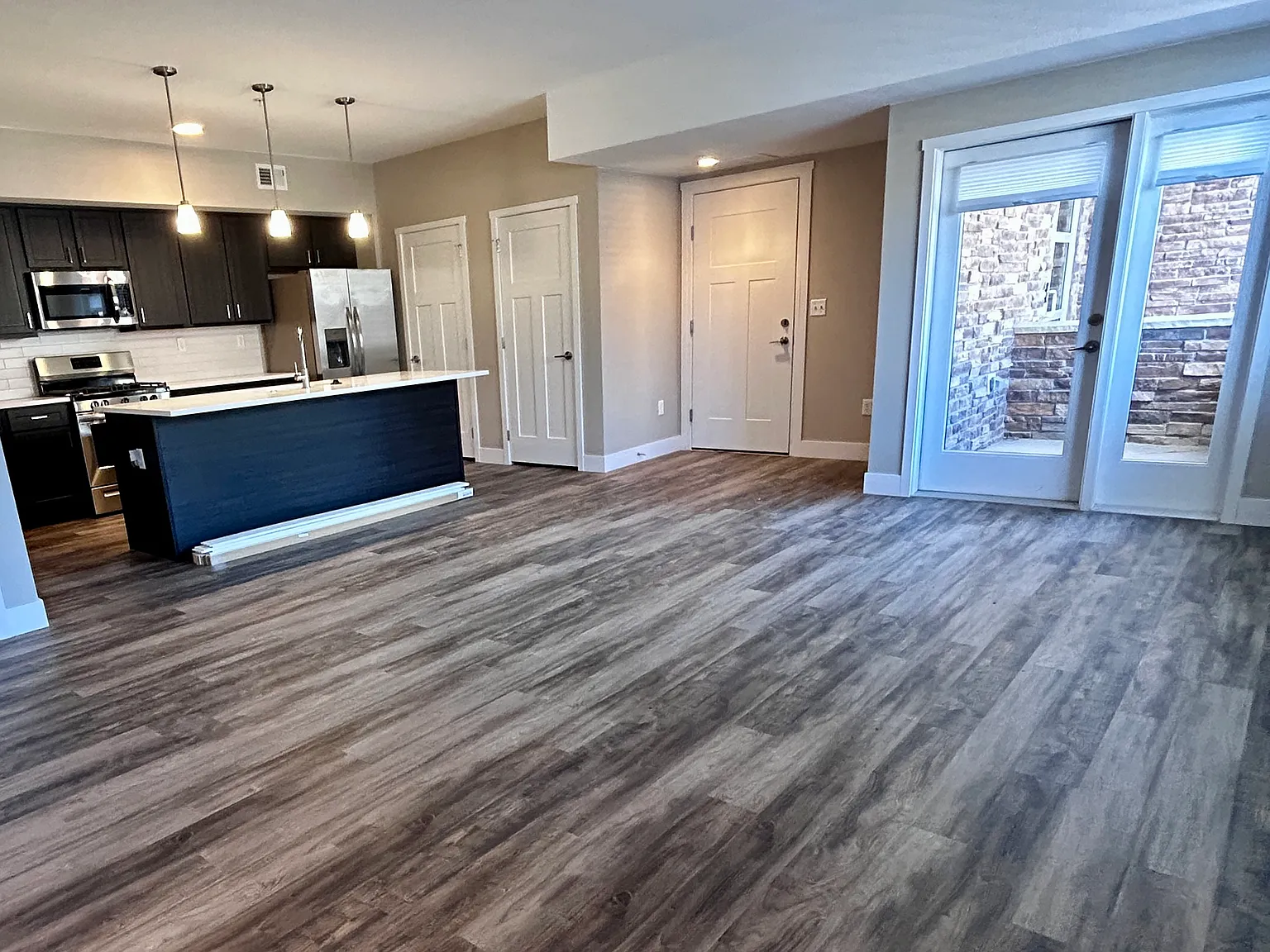2 bed, 1350 sqft, $2,450 — Photo 1