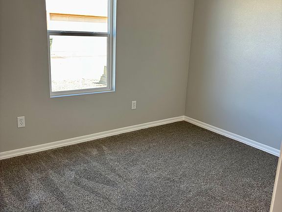 5th image of 668 Vista Grande Dr