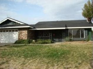 701 Oakwood St, Tehachapi, CA 93561
