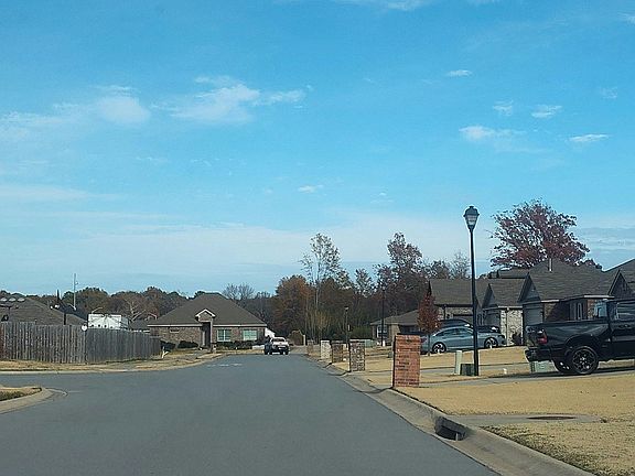 4th image of 5800 Pin Oak Ln
