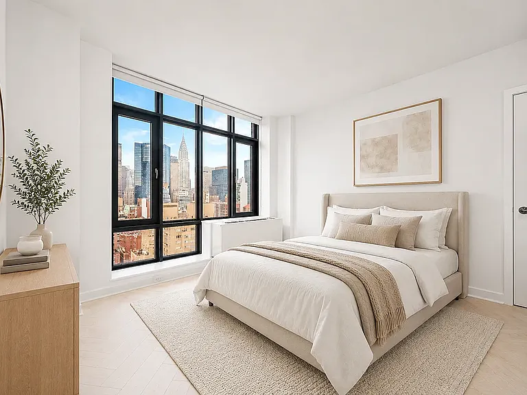 49 E 34th St #18C — Photo 5