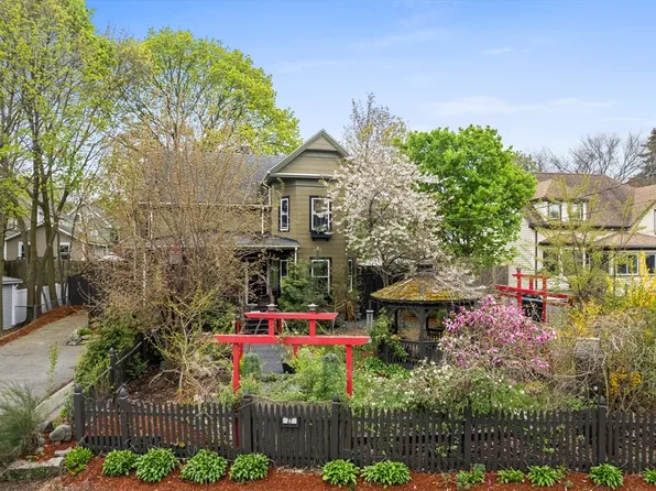 27 Nahant St, Wakefield, MA 01880