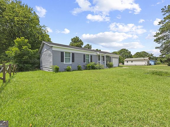 2nd image of 2830 Village Green Dr