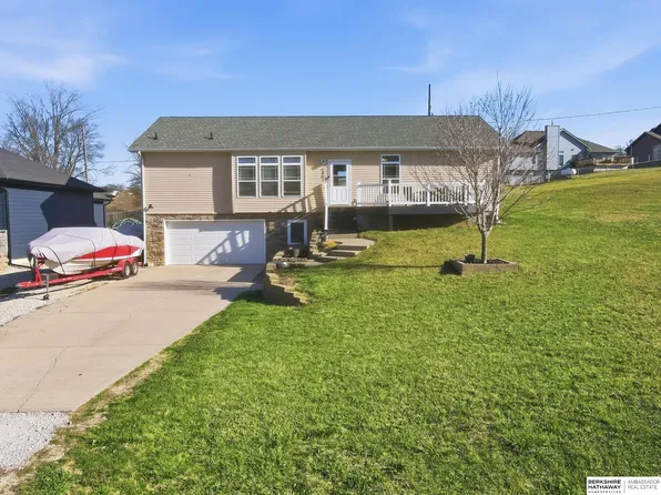 1802 Dunbar Dr, Plattsmouth, NE 68048