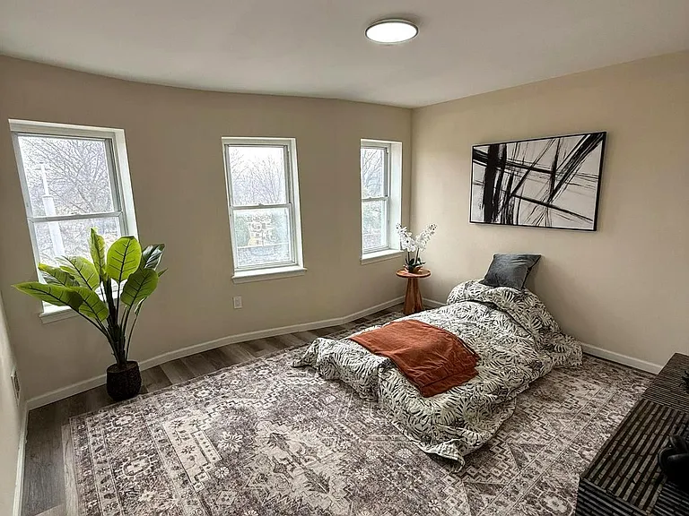 1028 E North Ave — Photo 19