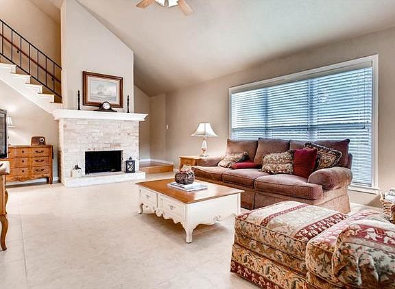 4th image of 1202 Knollpark Cir