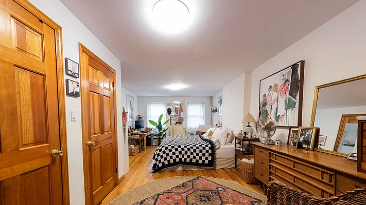 Rented by R New York | media 13