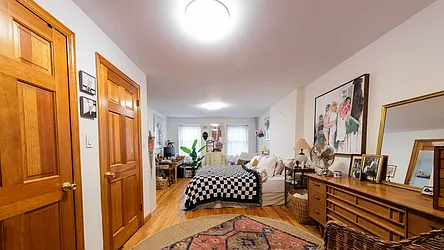 Rented by R New York