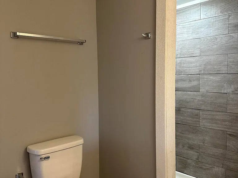 635 Longview Dr — Photo 23