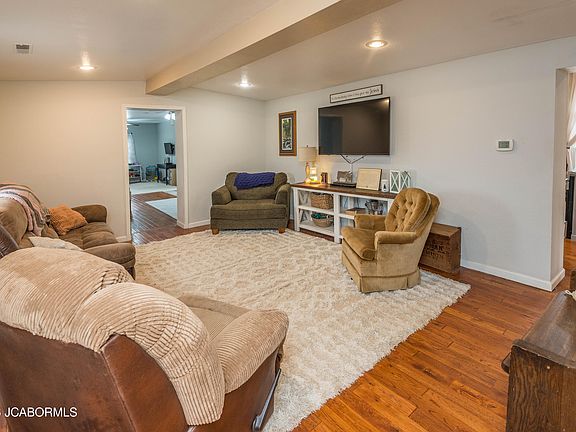 4th image of 35492 Blank Rd