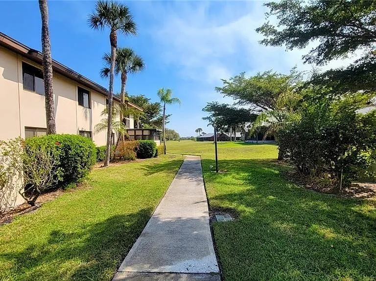 1064 Villa Dr #C203 — Photo 3