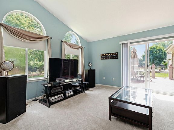 3rd image of 1668 Northbrook Ct