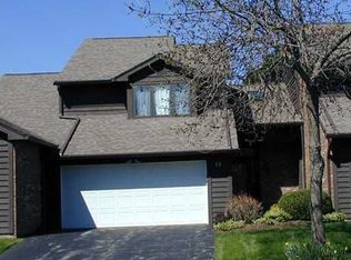 15 Ellington Cir, Rochester, NY 14612