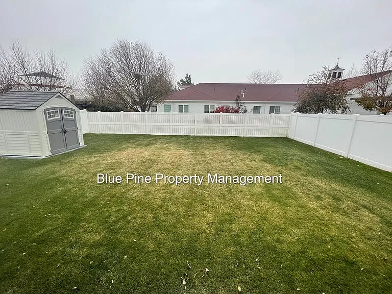 3601 Delaware Ave — Photo 31