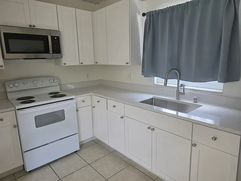 2590 1st St #201 — Photo 6