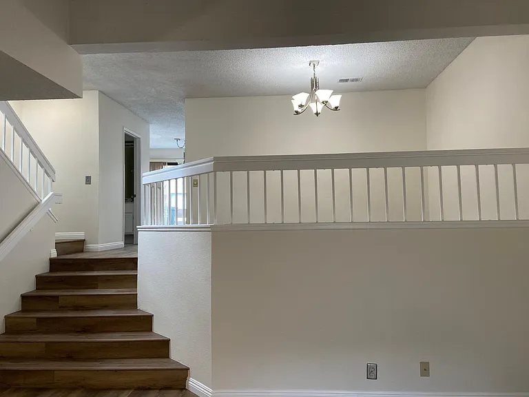 17 Rock Cliff Pl — Photo 10