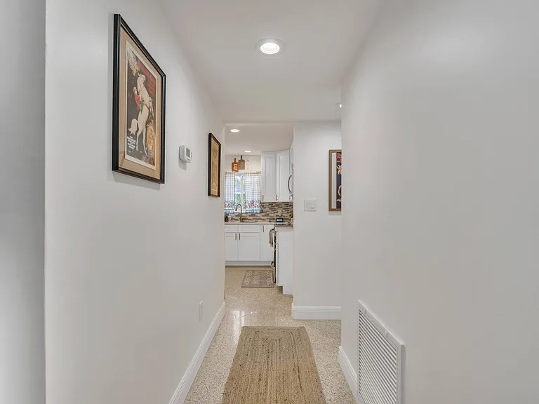 2414 Nassau St — Photo 42
