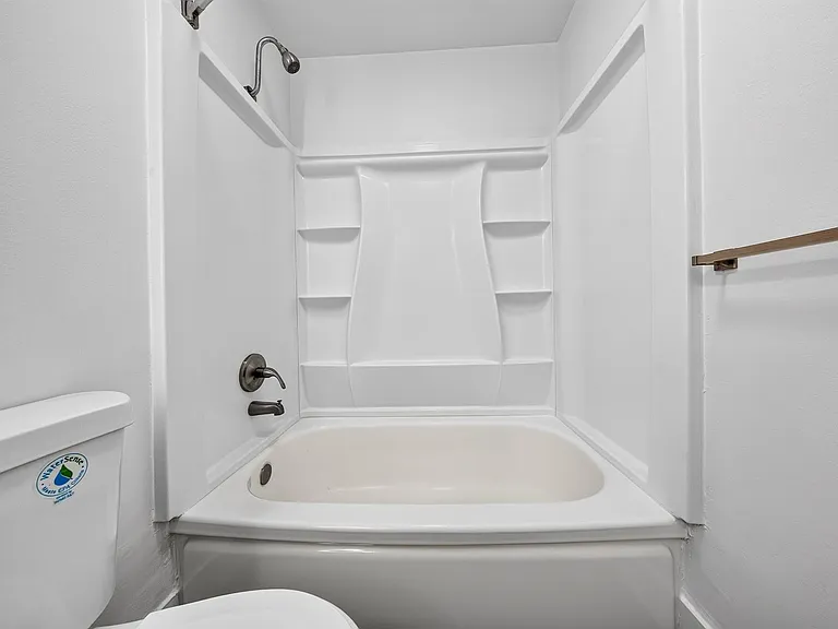 20353 Saticoy St — Photo 26