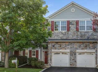 11 Hanna Ln, Laurence Harbor, NJ 08879