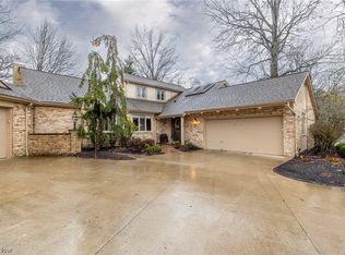 23285 Pheasant Ln, Westlake, OH